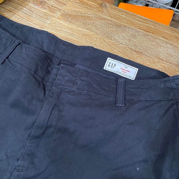 Gap Black Downtown Khaki’s - Picture 2 of 4